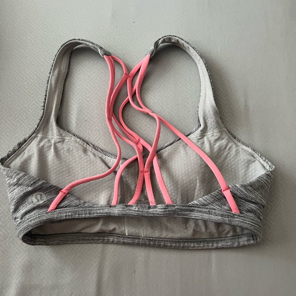 Lululemon sports bra